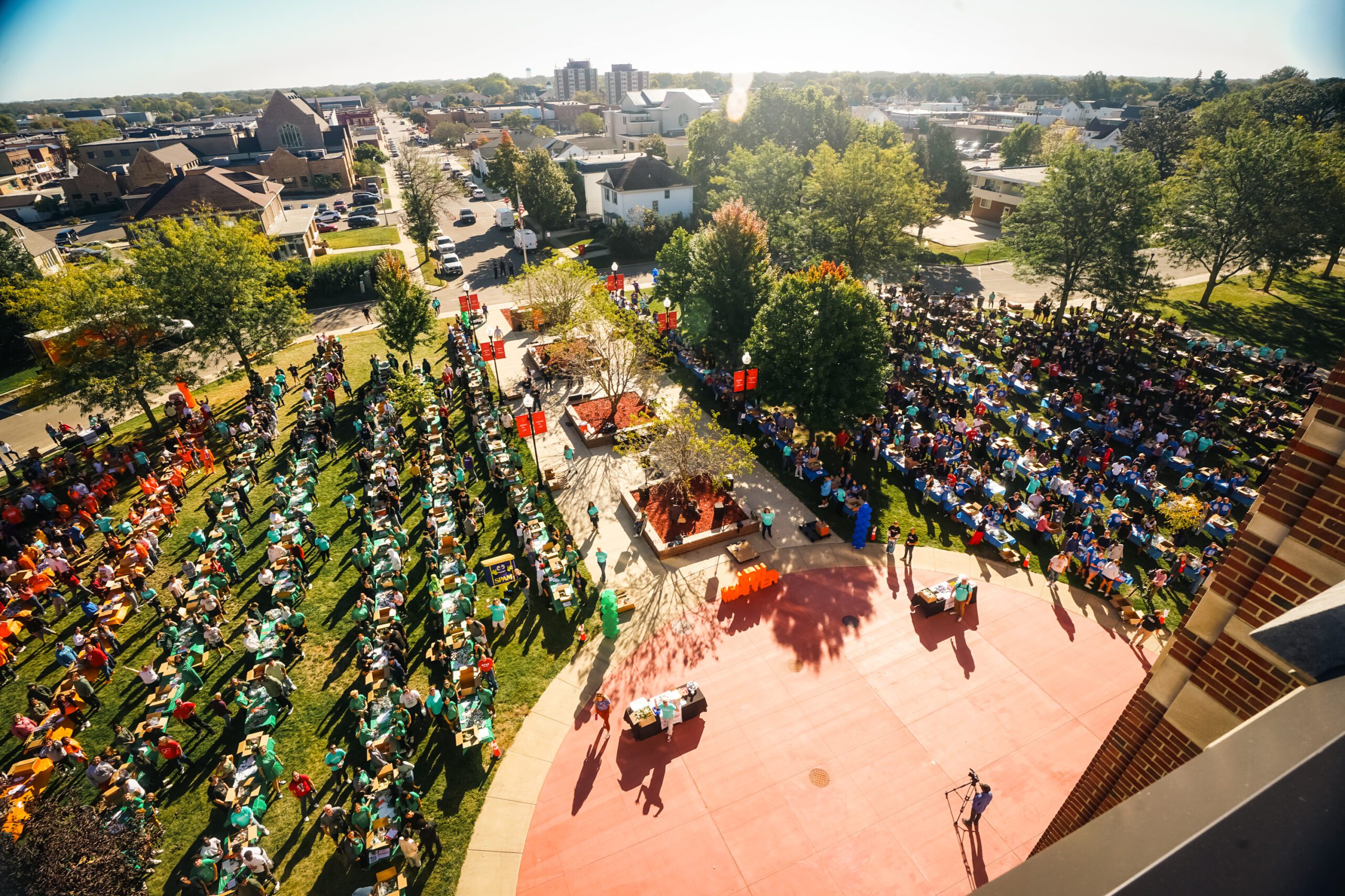 nourishing-champions-austin-high-school-students-pack-9-000-pounds-of